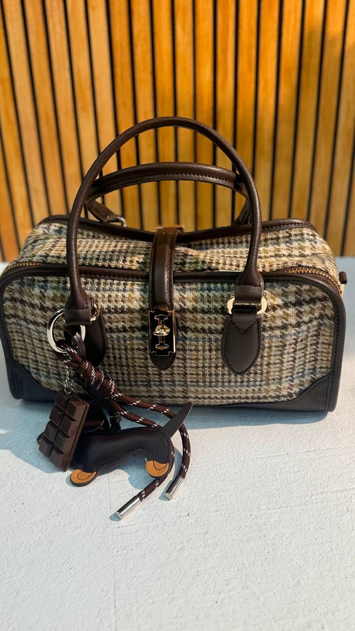 Tweed Luxe Bag with Genuine Leather – Elegance in Every Detail