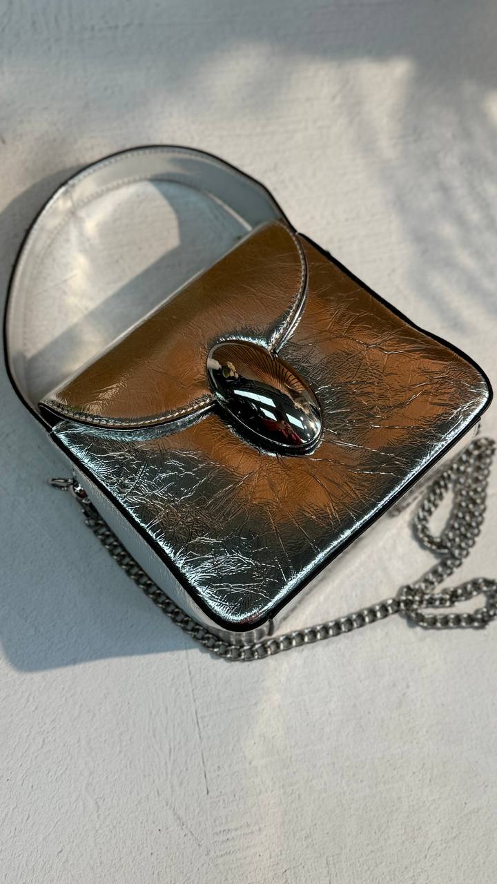 Genuine Leather Bag Silver Luxe – A Stylish Accessory for Everyday and Special Occasions