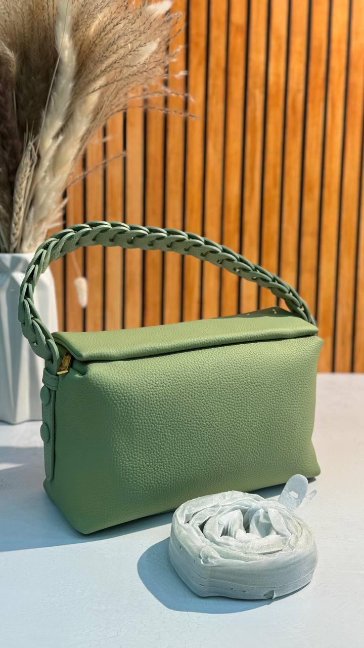 Modern Classic: Genuine Leather Handbag Elegance