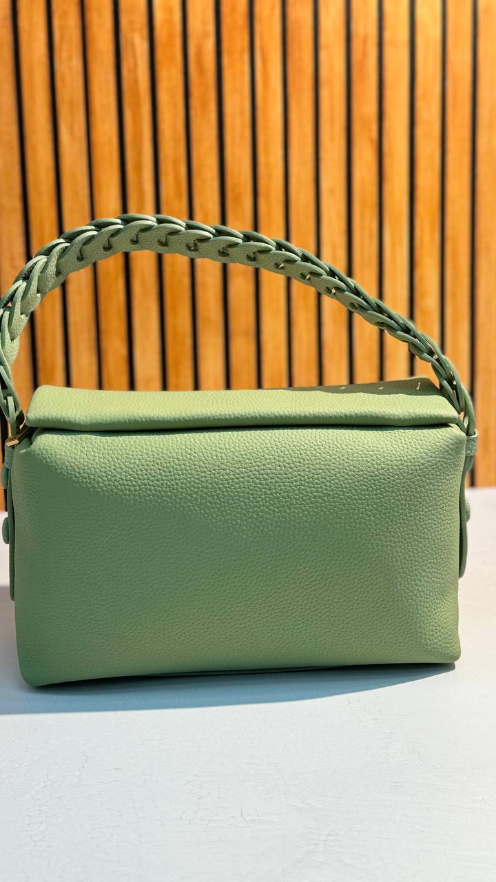 Modern Classic: Genuine Leather Handbag Elegance