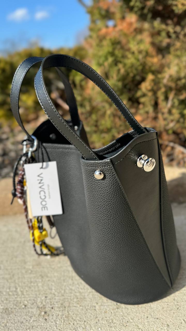 “Versatile” — leather bucket bag