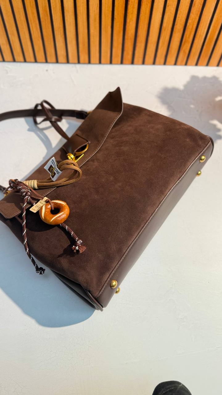 Nubuck and Leather Handbag – Timeless Elegance and Premium Quality