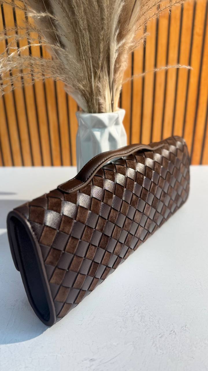 “Venezia Luxe Weave” – Italian Elegance in Every DetailIntroducing