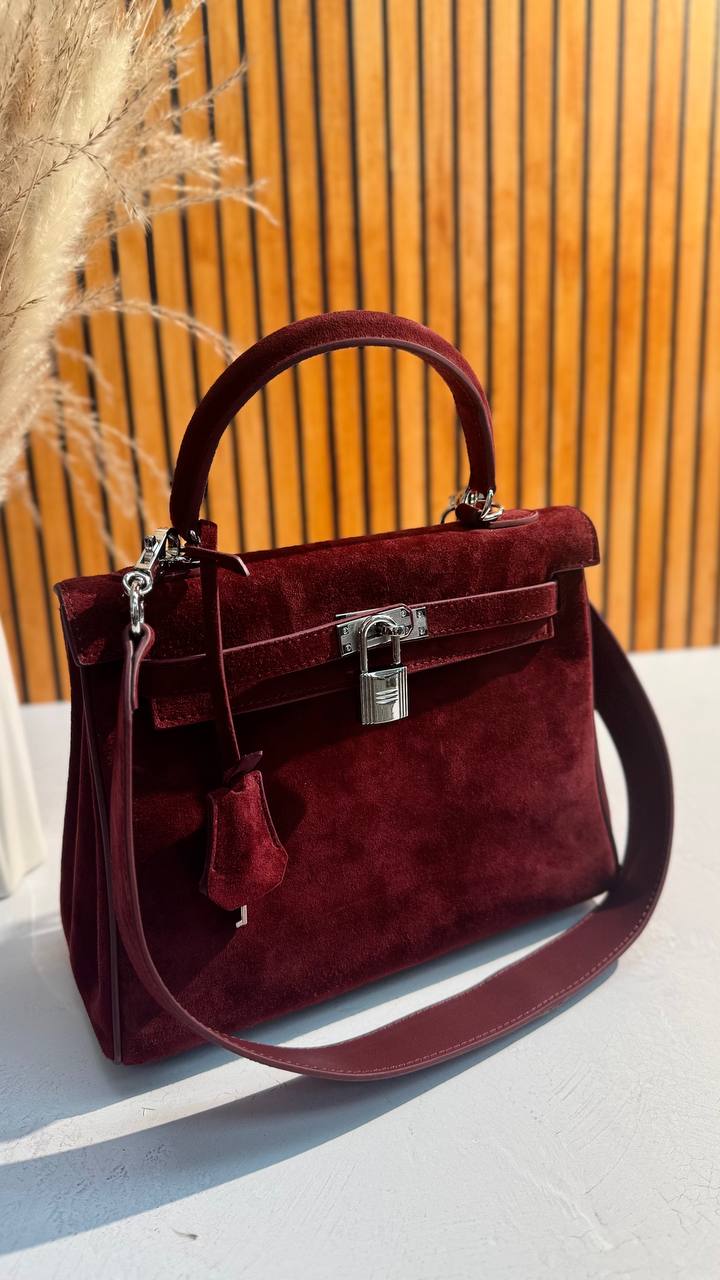 Dana – A Genuine Leather and Suede Bag – A Symbol of Status and Refined Taste
