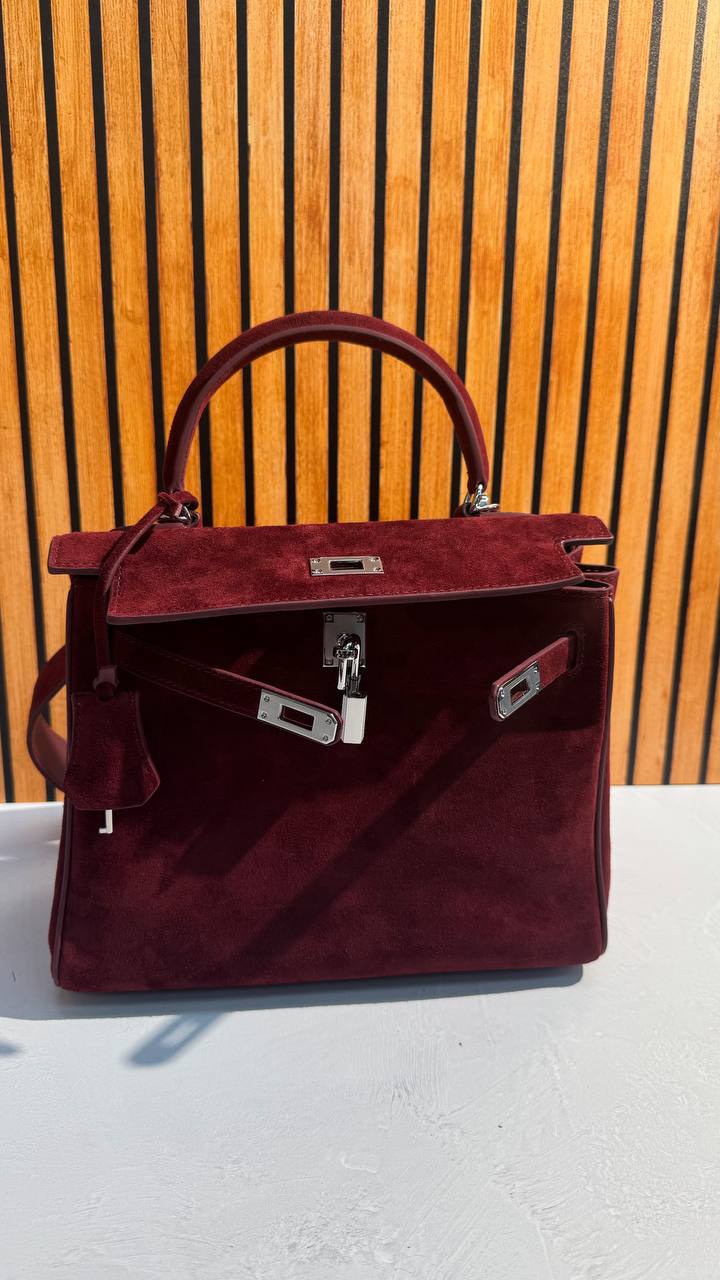 Dana – A Genuine Leather and Suede Bag – A Symbol of Status and Refined Taste