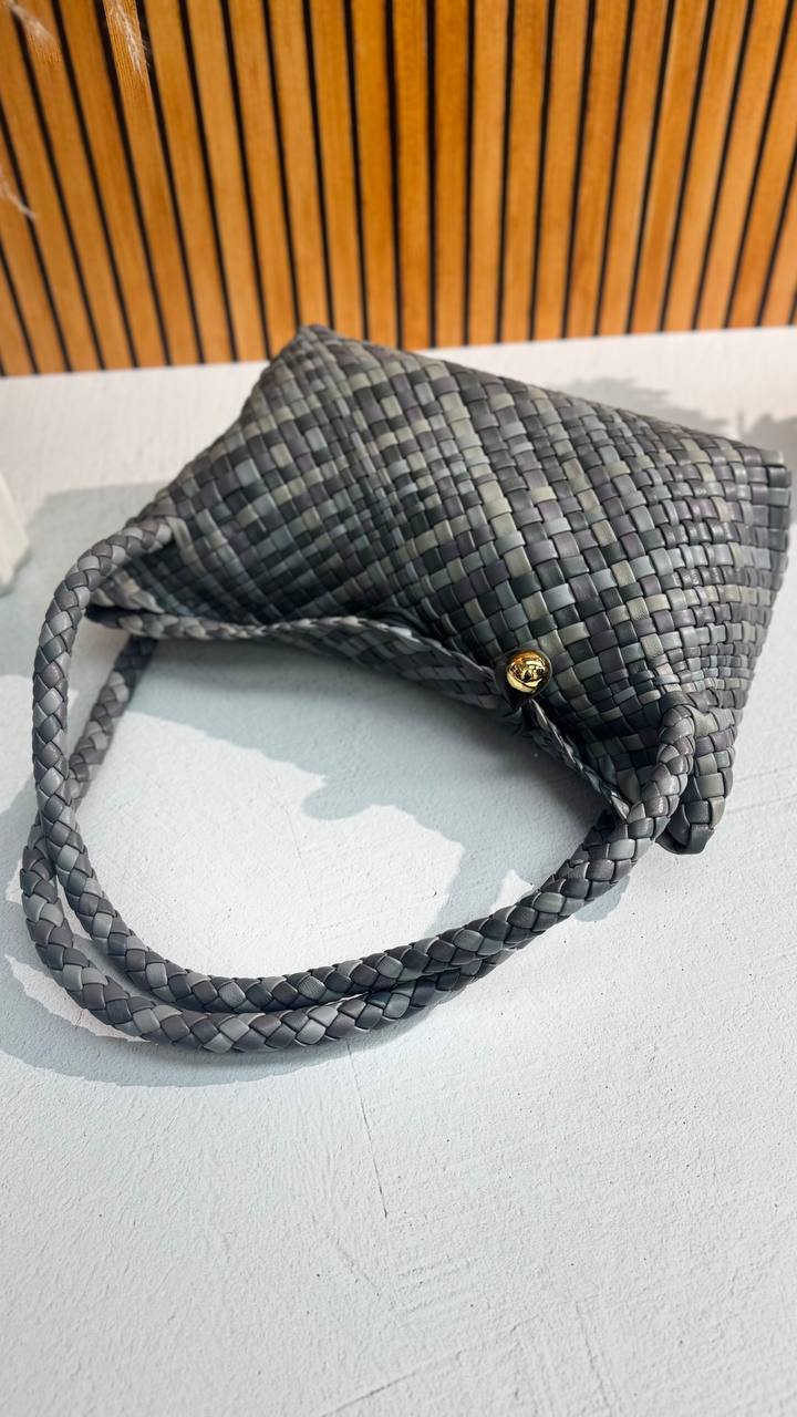 Luna Weave – A Genuine Leather Woven Bag for True Style Enthusiasts