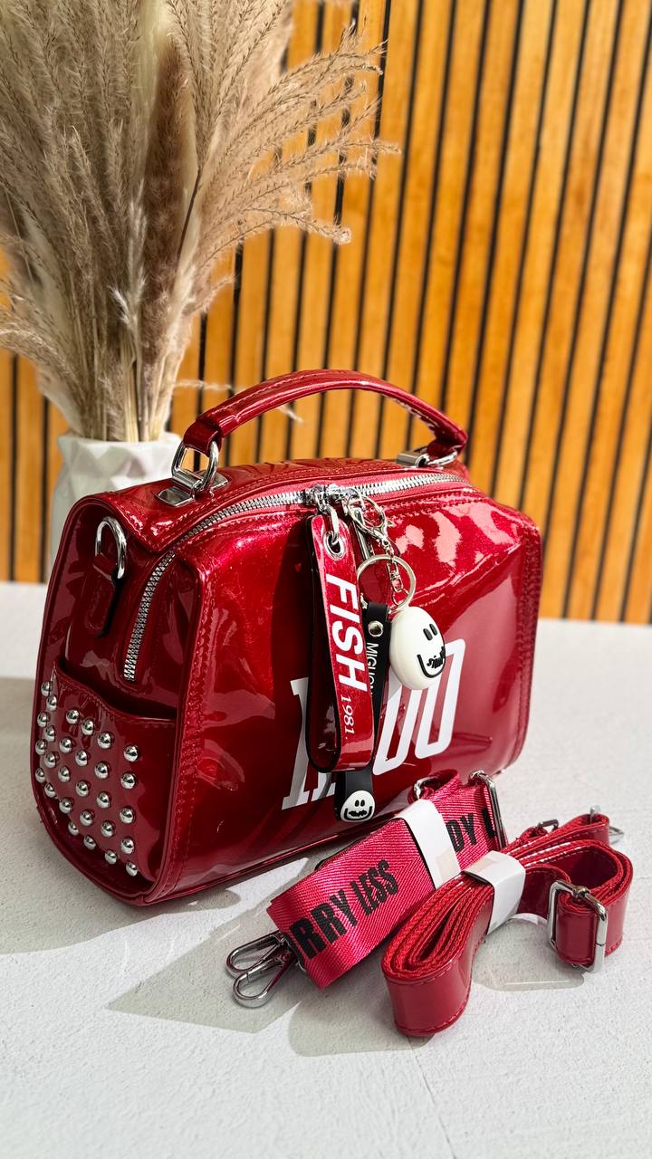 NYC Glam – A Bold Statement Bag with Futuristic Shine