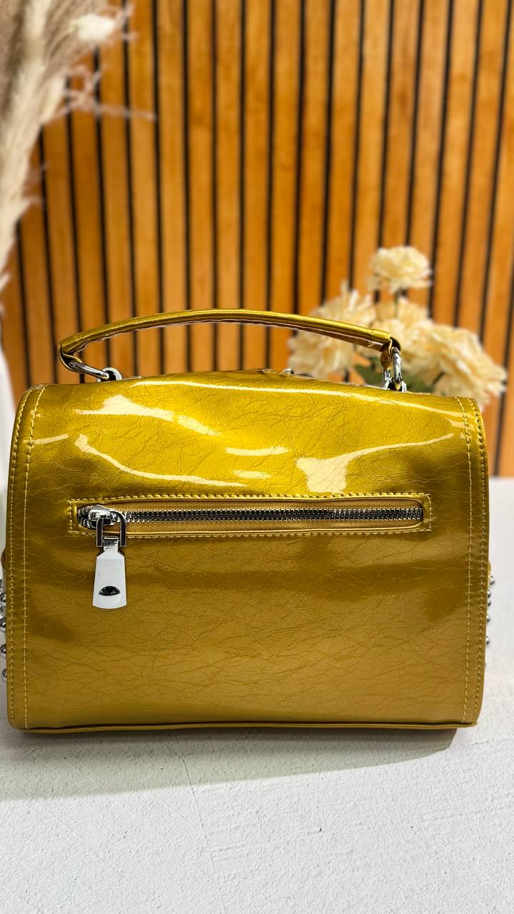 NYC Glam – A Bold Statement Bag with Futuristic Shine