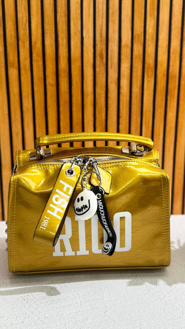 NYC Glam – A Bold Statement Bag with Futuristic Shine