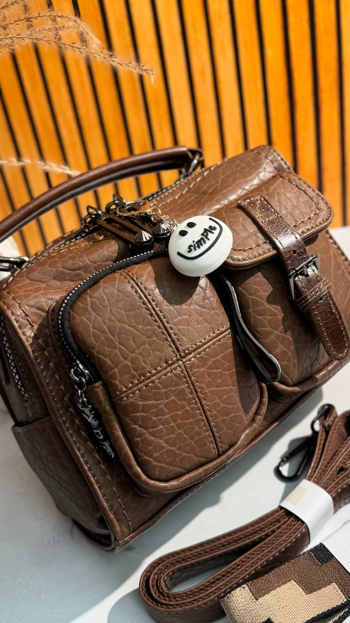 Urban Luxe Crossbody Bag – Style and Functionality in One Accessory