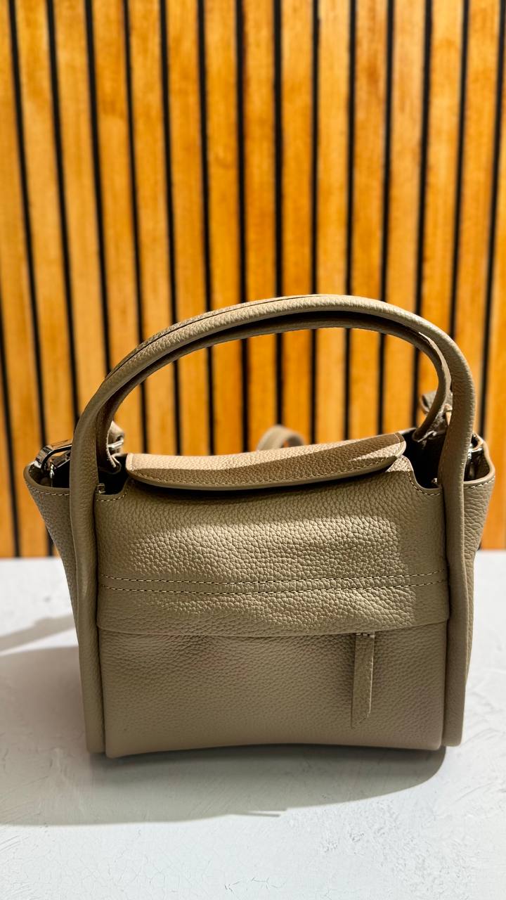 Luxora Leather Elegance – Premium Leather Bag with a Long Strap and Metal Feet