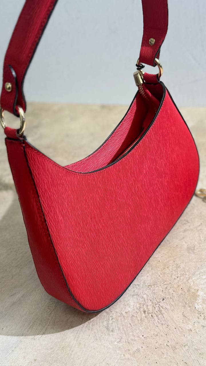 Elegant Red Bag – A Bold Accent for Your Style