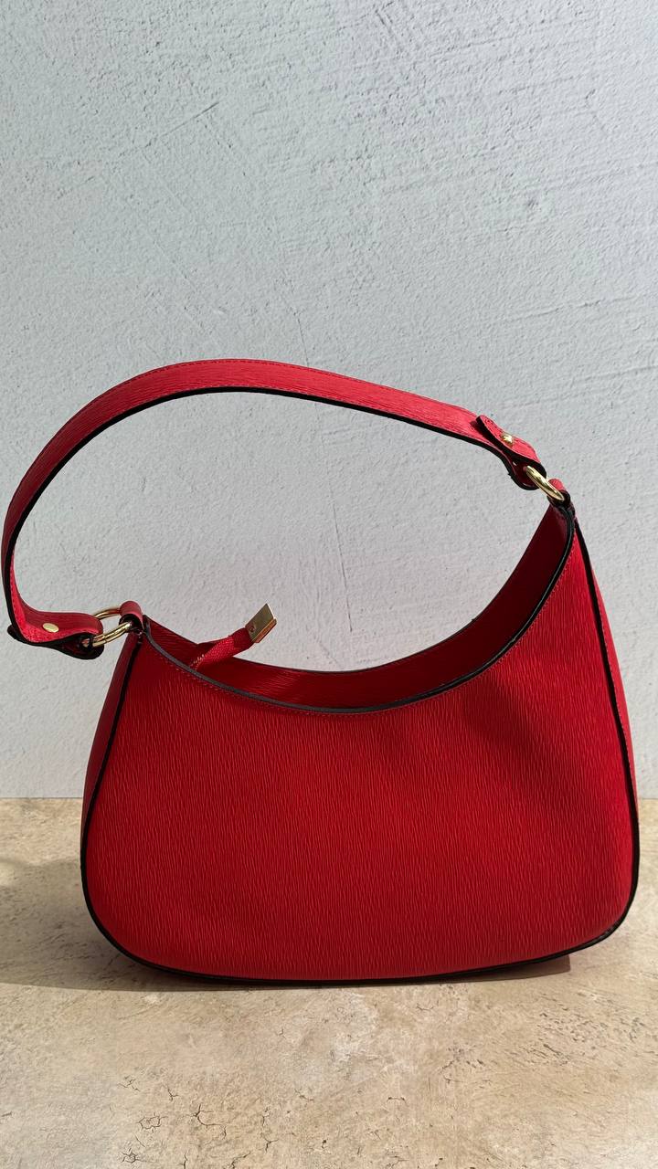 Elegant Red Bag – A Bold Accent for Your Style