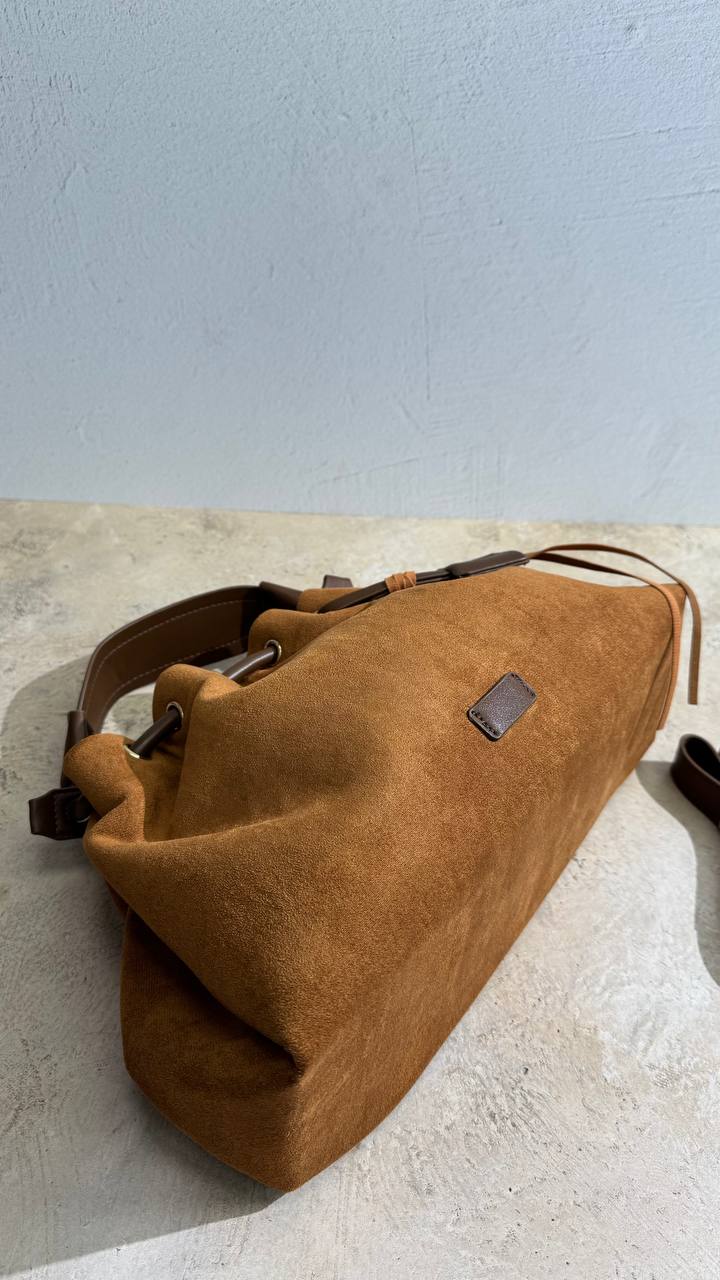 Elegance Handbag – The Embodiment of Sophisticated Style