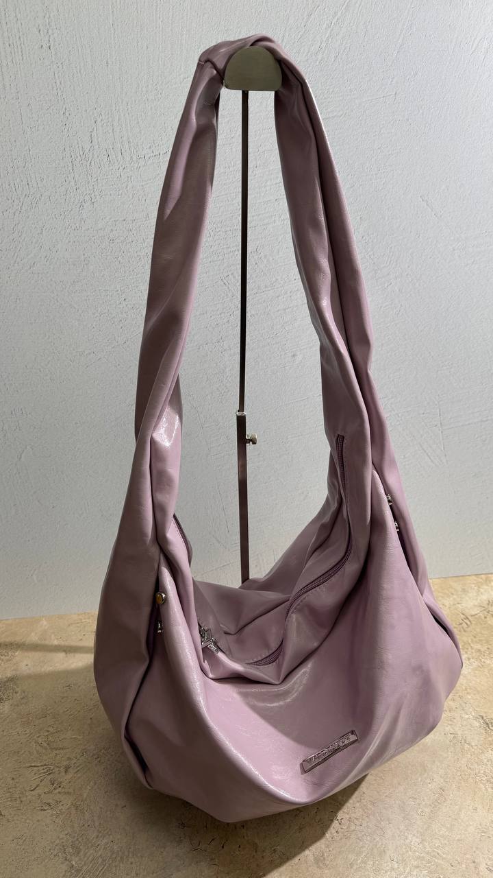 Urban Flow Maxi – where style meets comfort in a larger bag