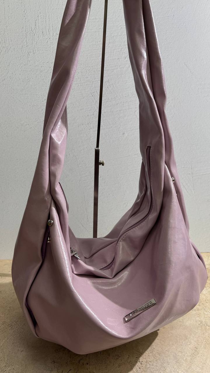 Urban Flow Maxi – where style meets comfort in a larger bag