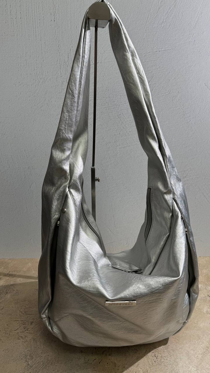 Urban Flow Maxi – where style meets comfort in a larger bag