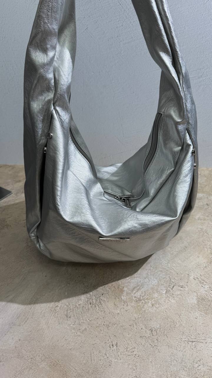 Urban Flow Maxi – where style meets comfort in a larger bag