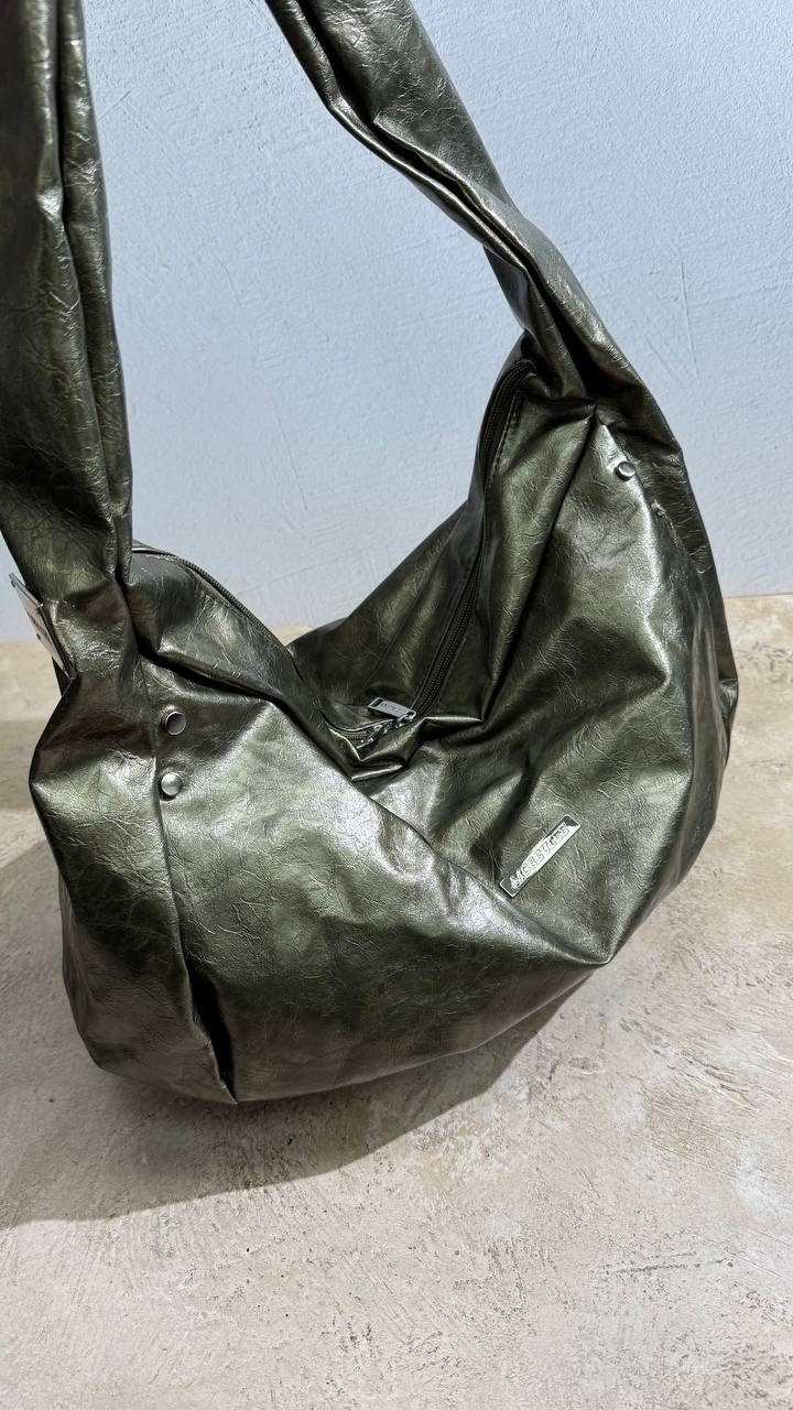 Urban Flow Maxi – where style meets comfort in a larger bag