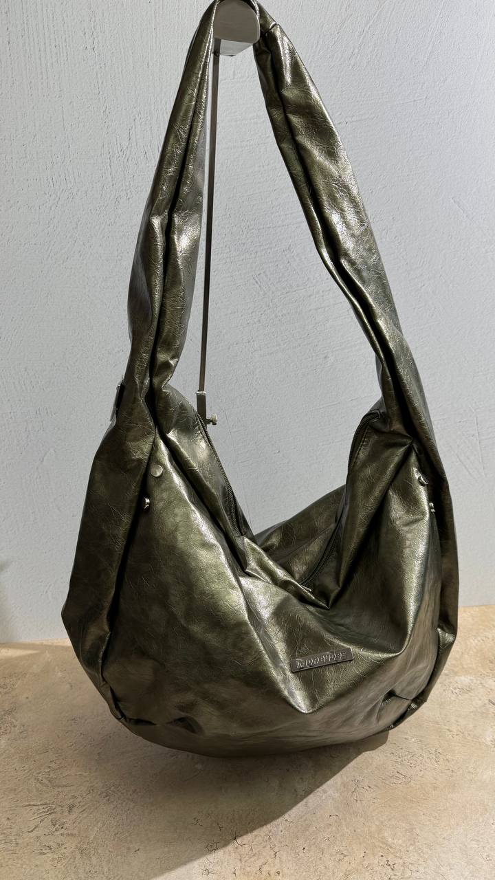 Urban Flow Maxi – where style meets comfort in a larger bag
