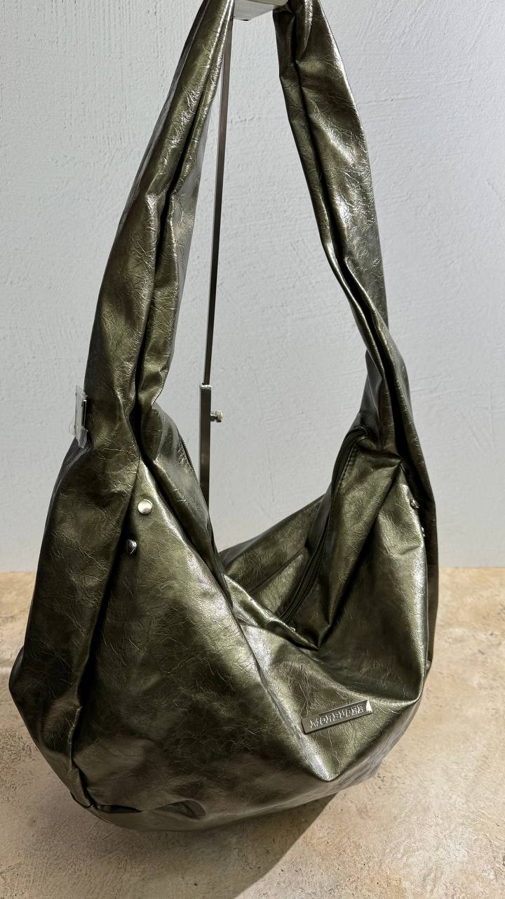 Urban Flow Maxi – where style meets comfort in a larger bag