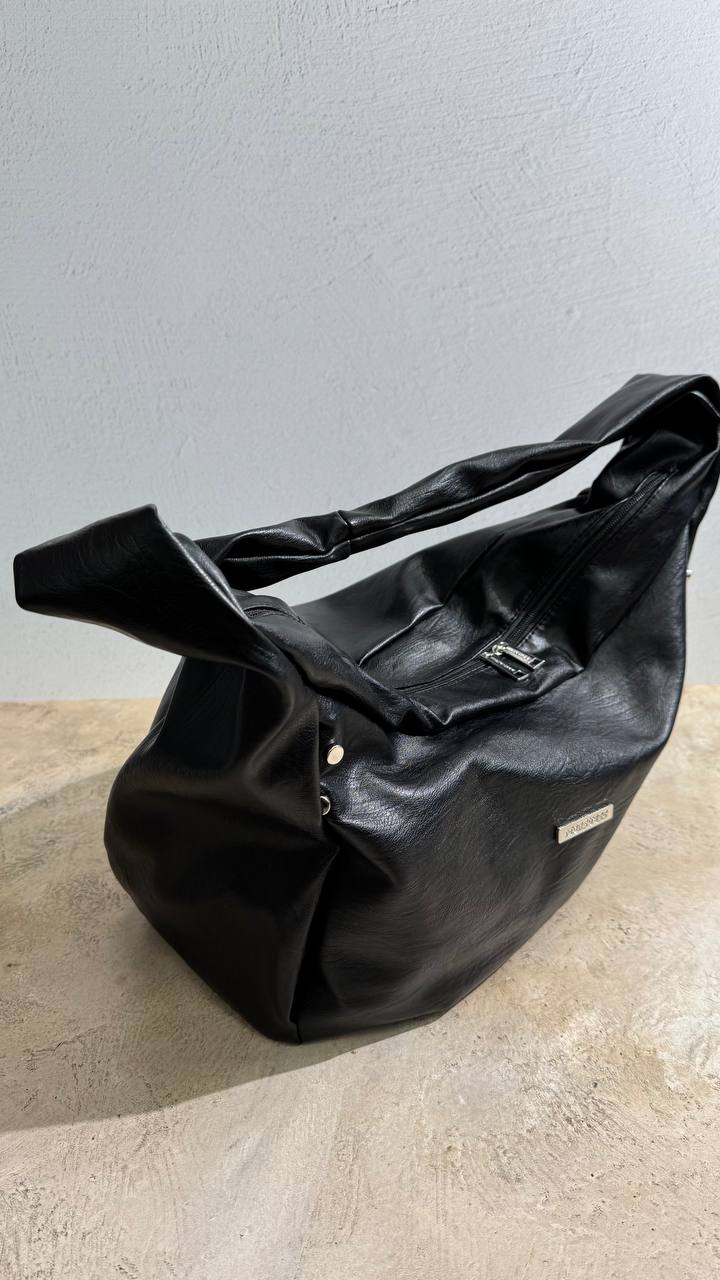 Urban Flow Maxi – where style meets comfort in a larger bag