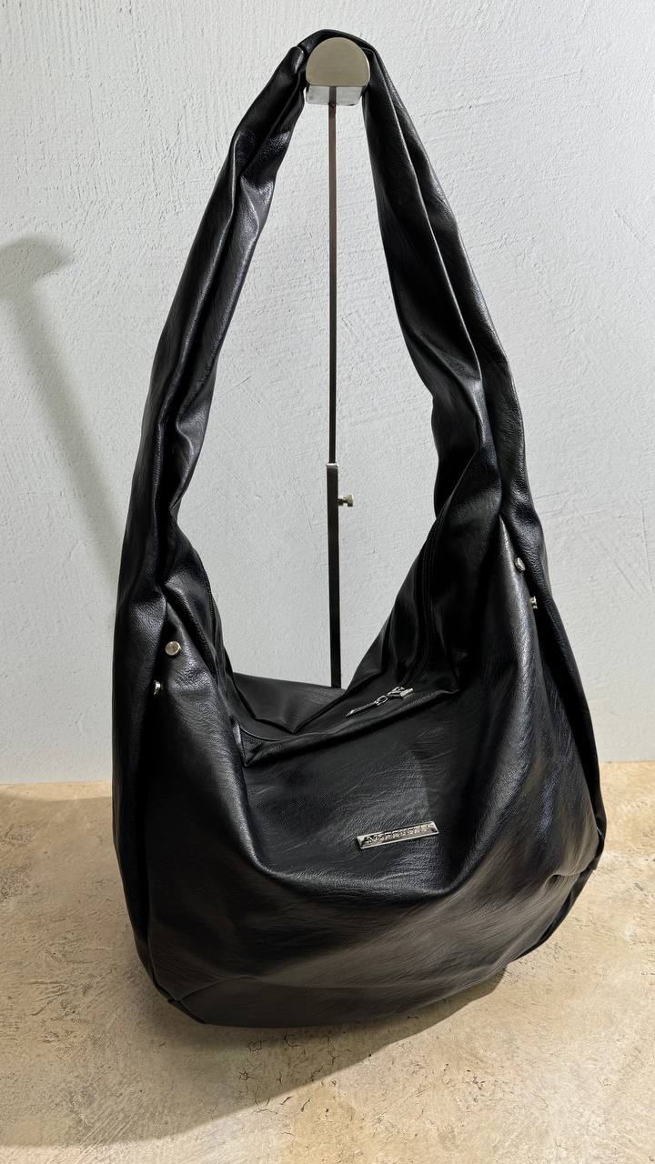 Urban Flow Maxi – where style meets comfort in a larger bag