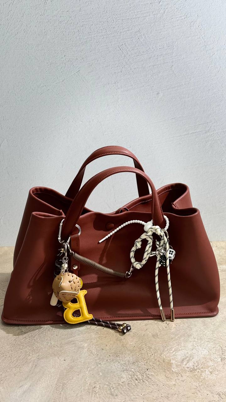 Bag in Genuine Leather and Suede – Elegance and Style in Every Detail.