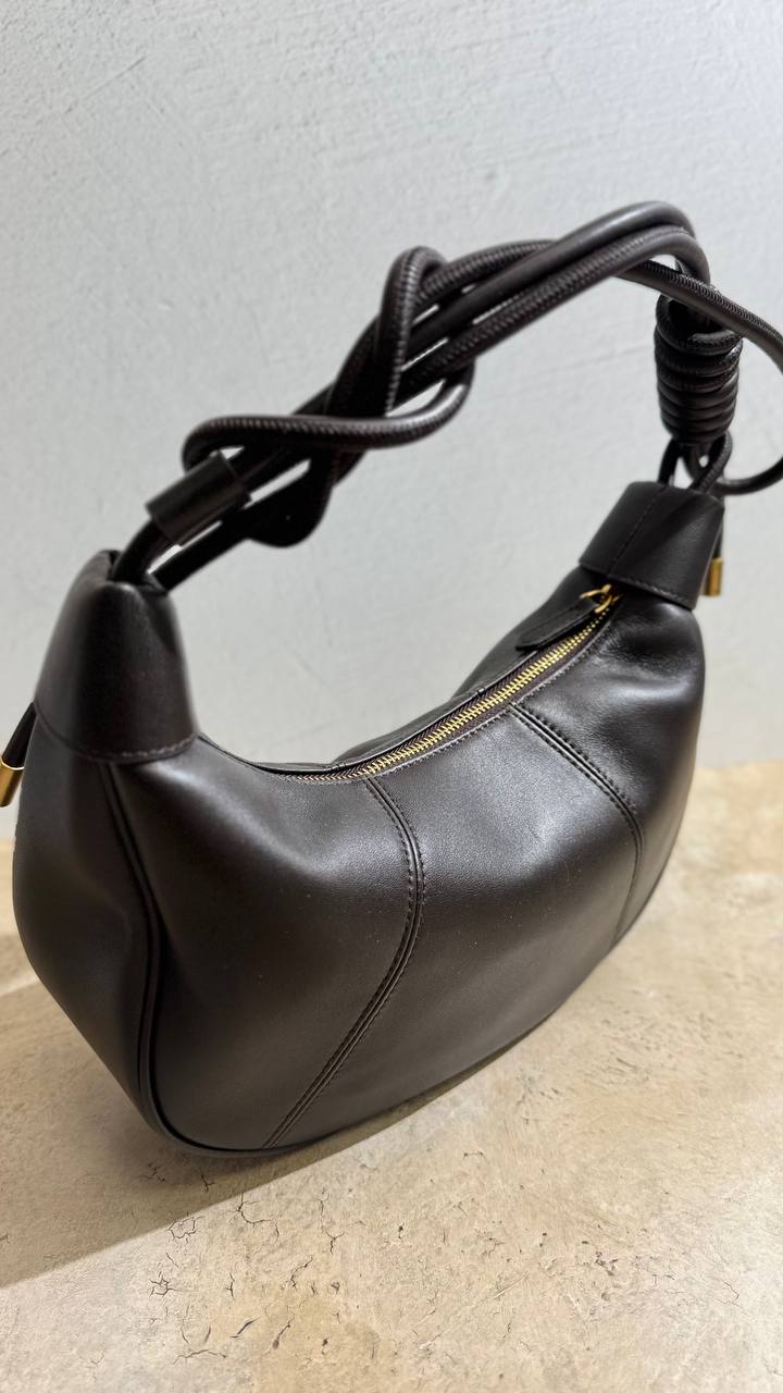 Elegant Adjustable Leather Shoulder Bag