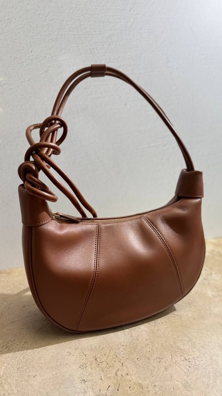 Elegant Adjustable Leather Shoulder Bag
