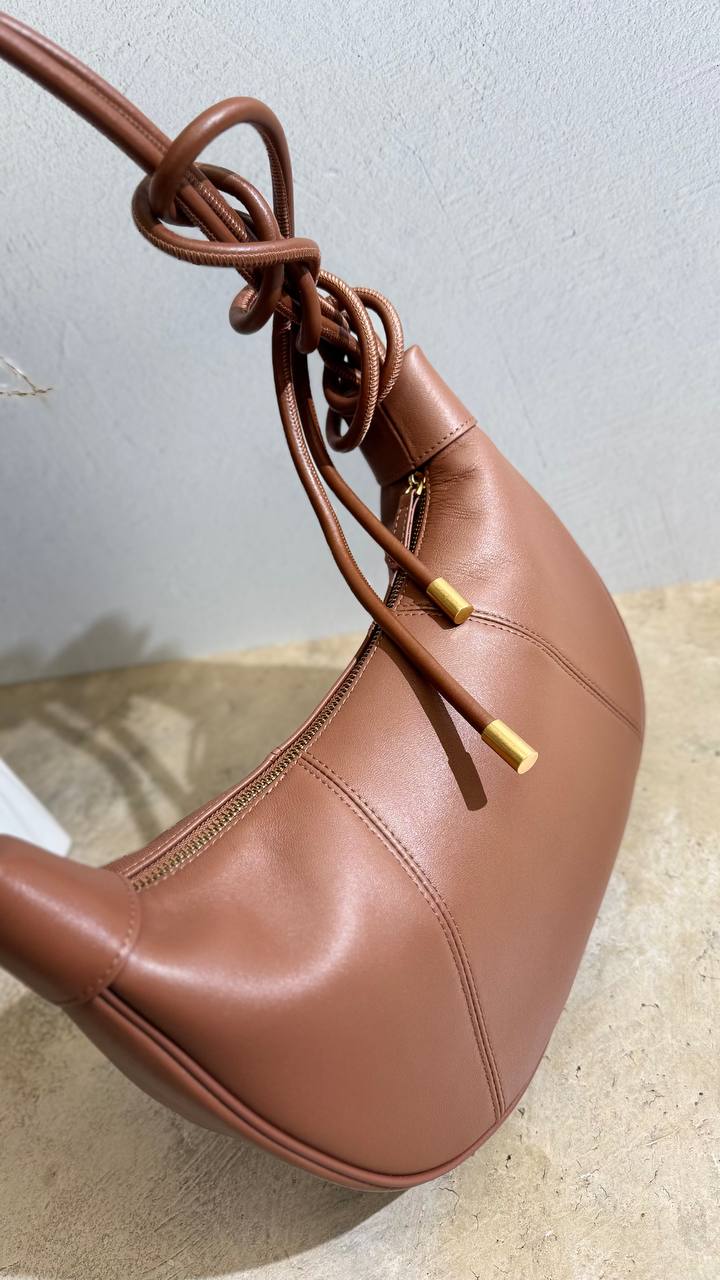 Elegant Adjustable Leather Shoulder Bag