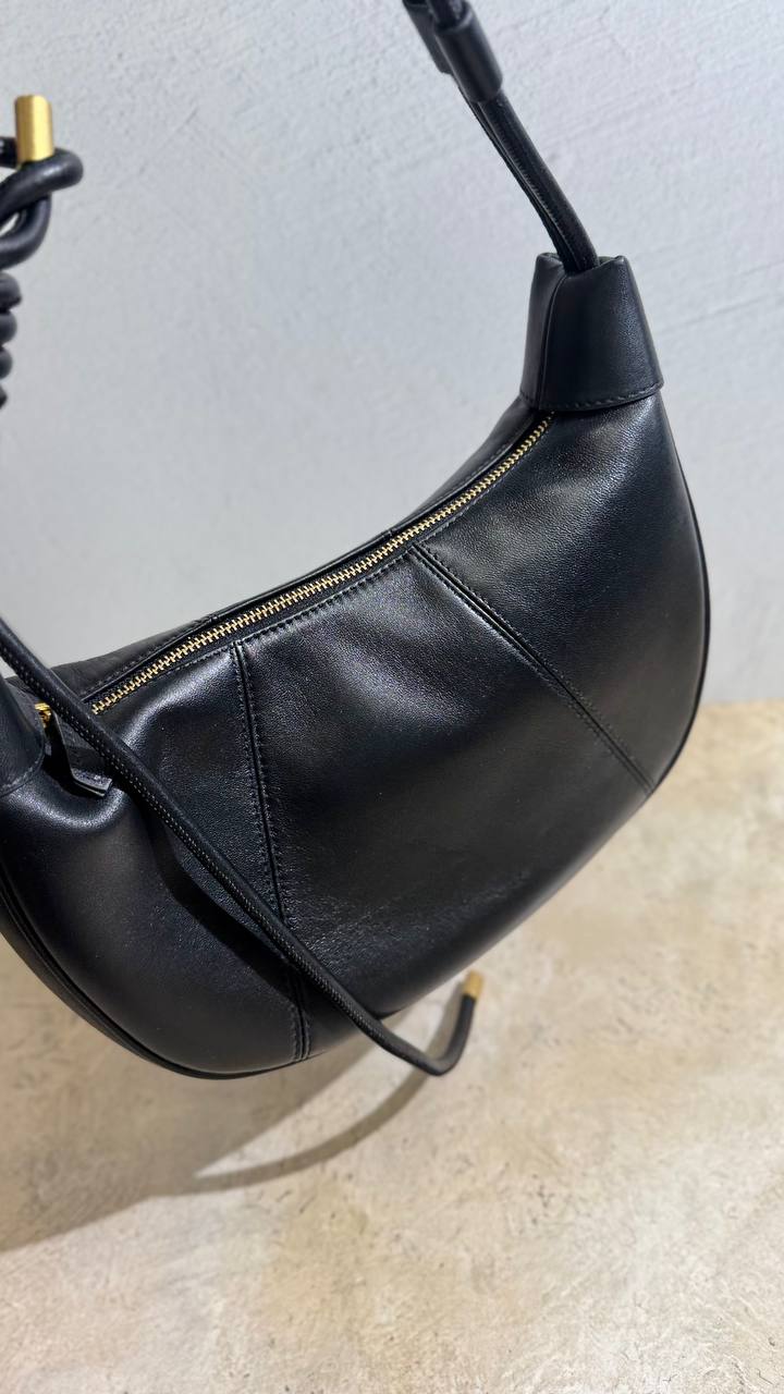 Elegant Adjustable Leather Shoulder Bag