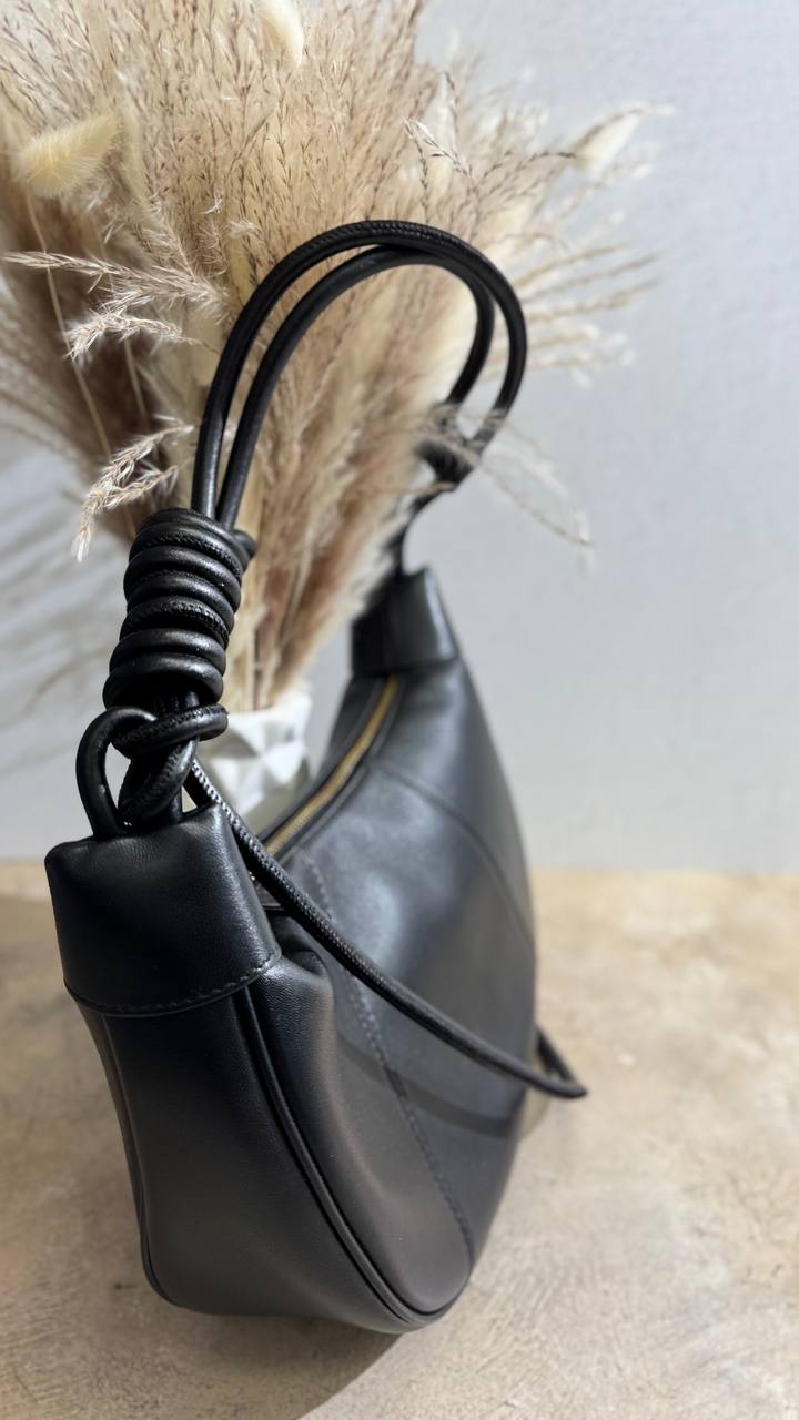 Elegant Adjustable Leather Shoulder Bag
