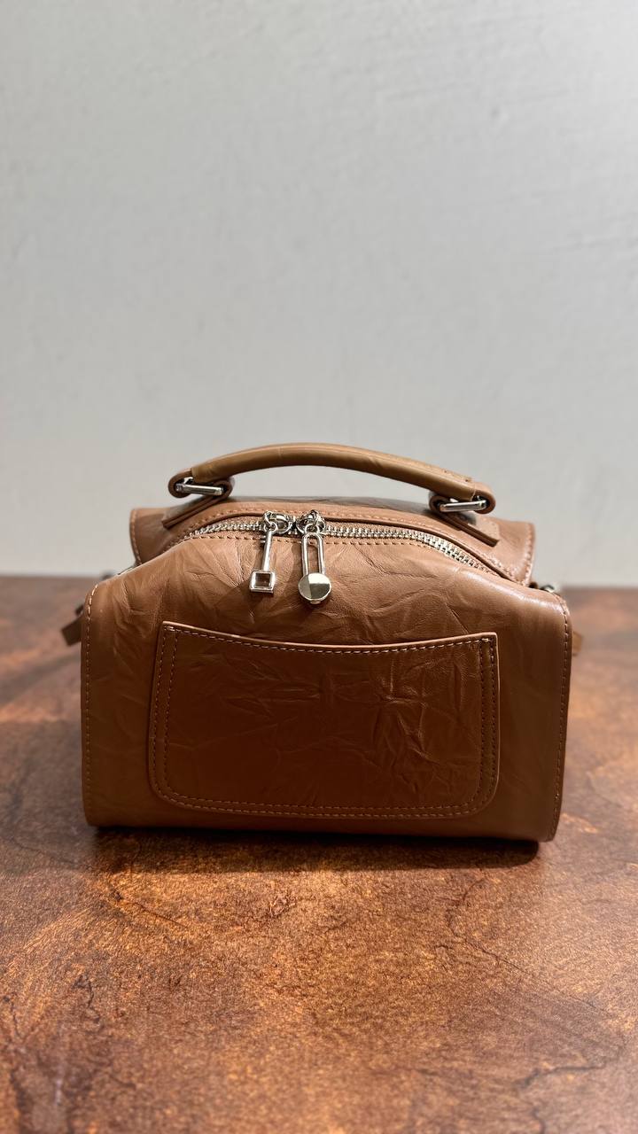 Timeless Elegance: The Luxe Genuine Leather Handbag with Shoulder Strap
