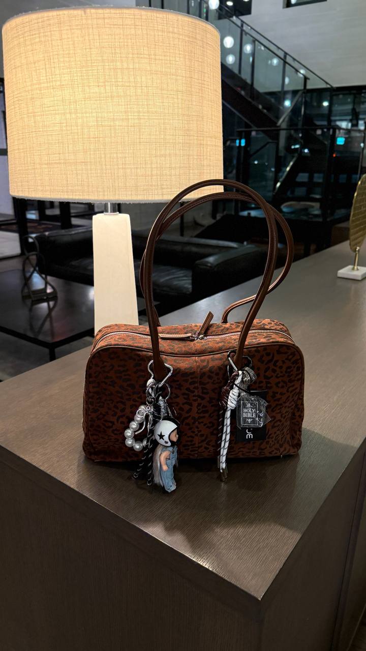 Wild Elegance – a handbag made of genuine leather and suede