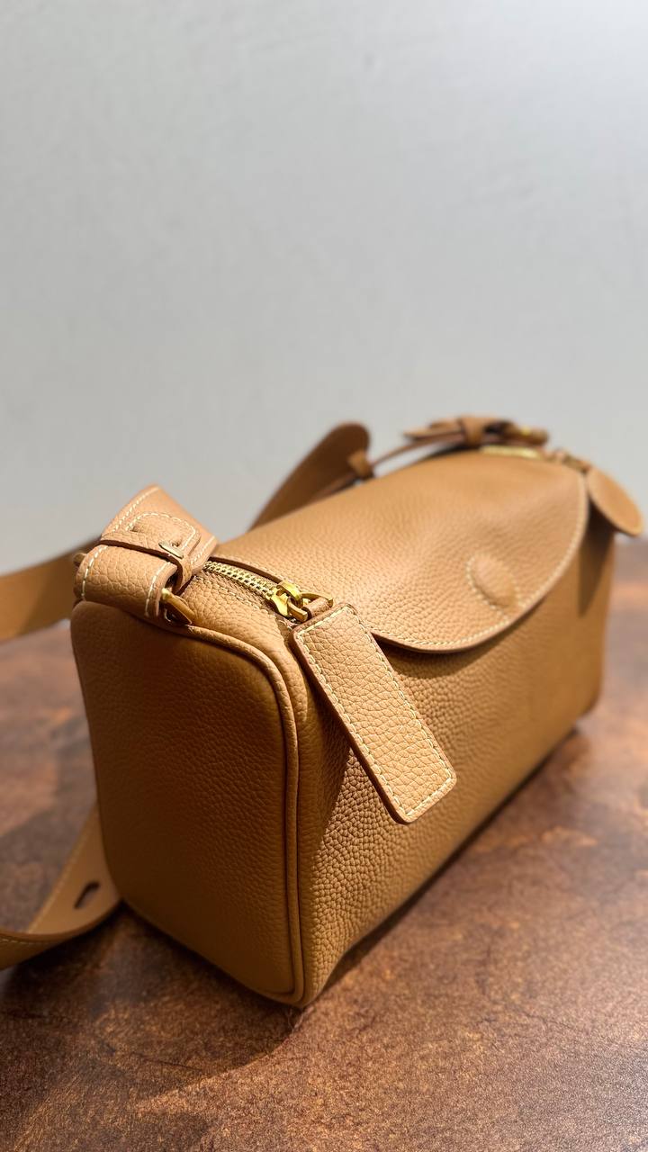 Madelyn Luxe” — Premium Leather Convertible Crossbody & Shoulder Bag
