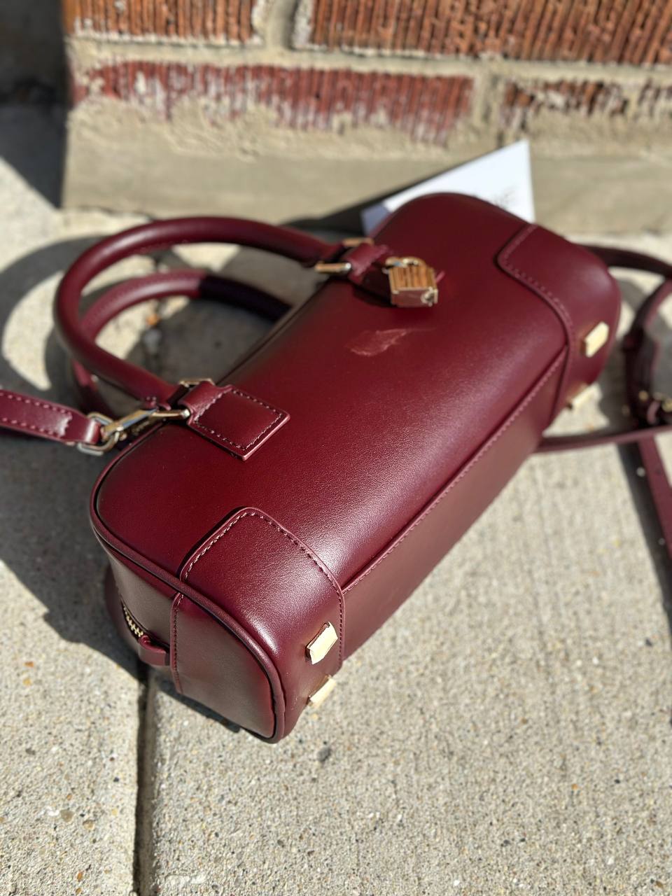Elegant “Lock Charm” Genuine Leather Bag