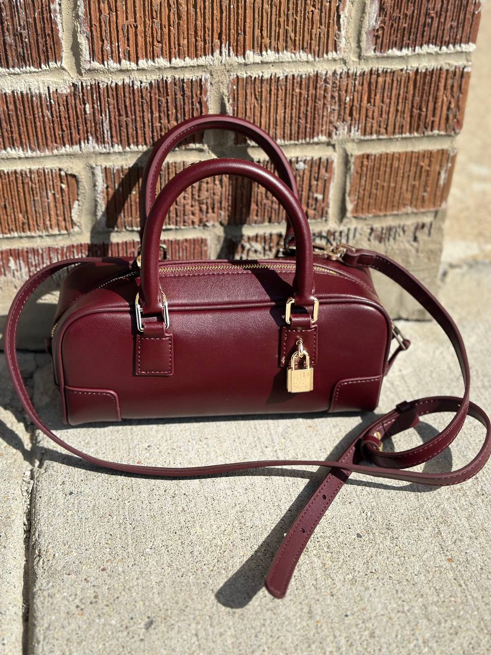 Elegant “Lock Charm” Genuine Leather Bag