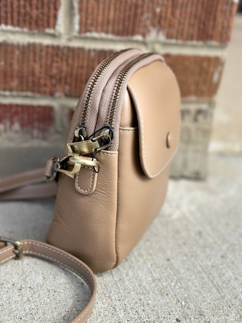The Urban Classic — Compact Leather Bag for Style and Functionality