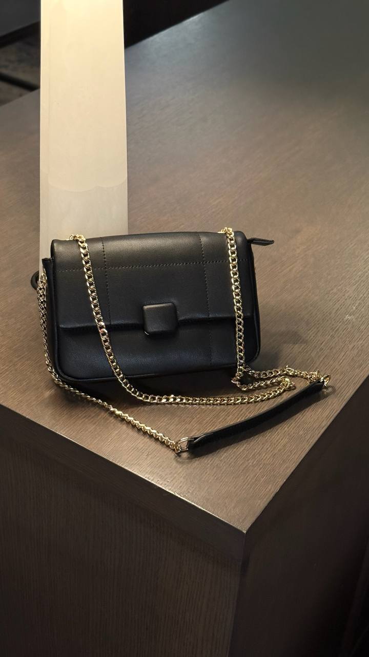 The Midnight Classic — Timeless Leather Elegance