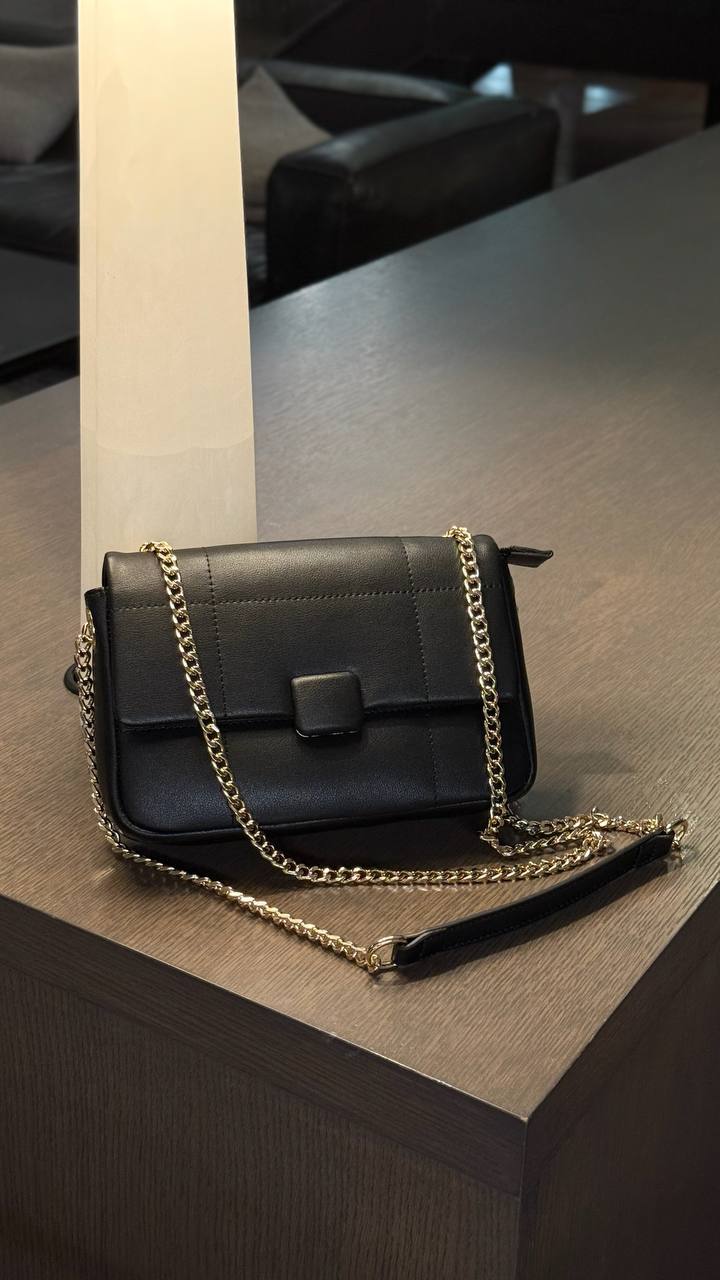 The Midnight Classic — Timeless Leather Elegance