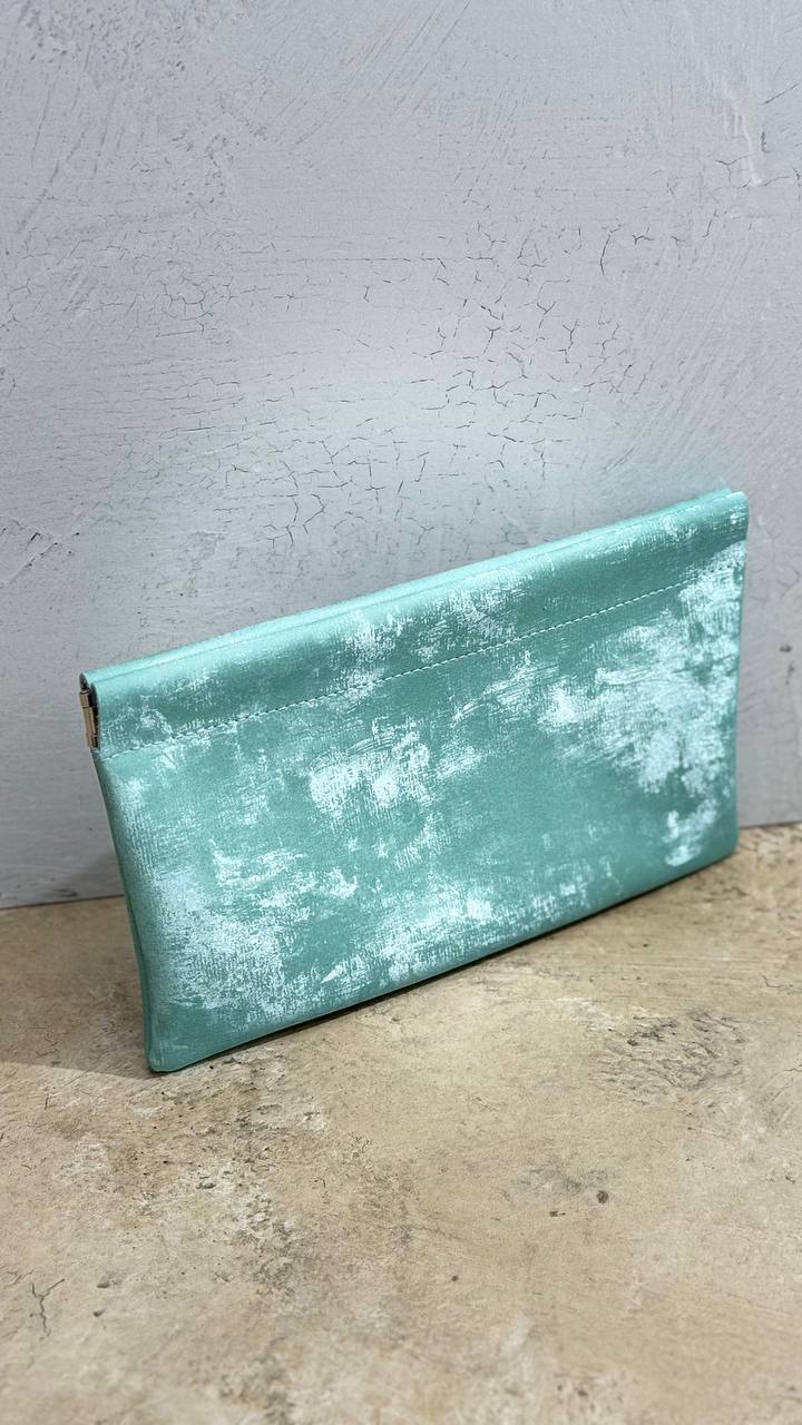 SilkVault” — The Ultimate Luxury Leather Pouch (Also Perfect for Glasses)