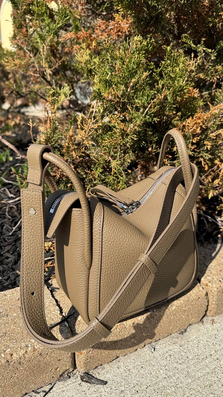FormaLux | Premium Pebbled Leather Shoulder Bag