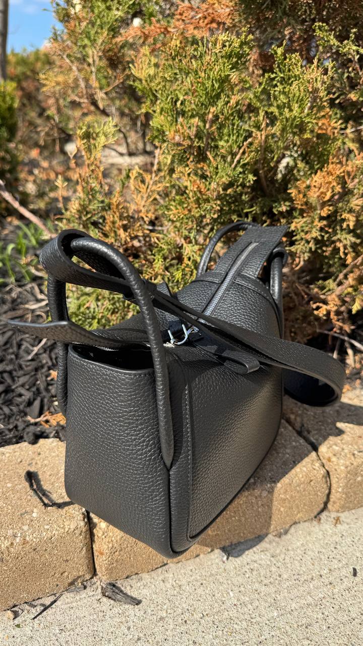 FormaLux | Premium Pebbled Leather Shoulder Bag