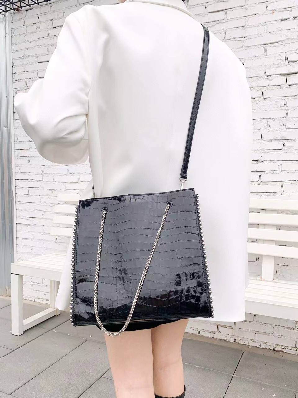 Croc Luxe — Bold Leather Tote with Chain Elegance