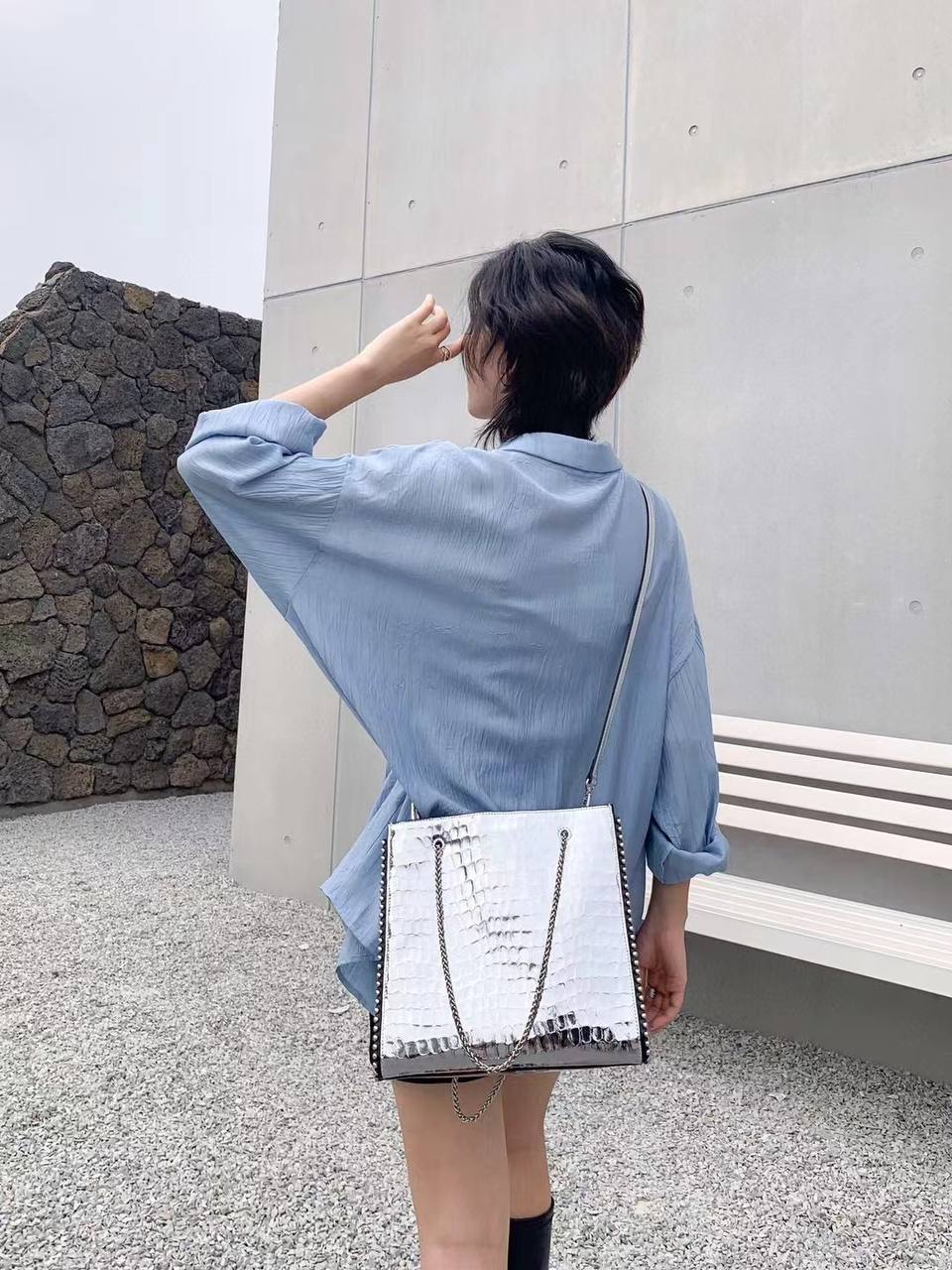 Croc Luxe — Bold Leather Tote with Chain Elegance