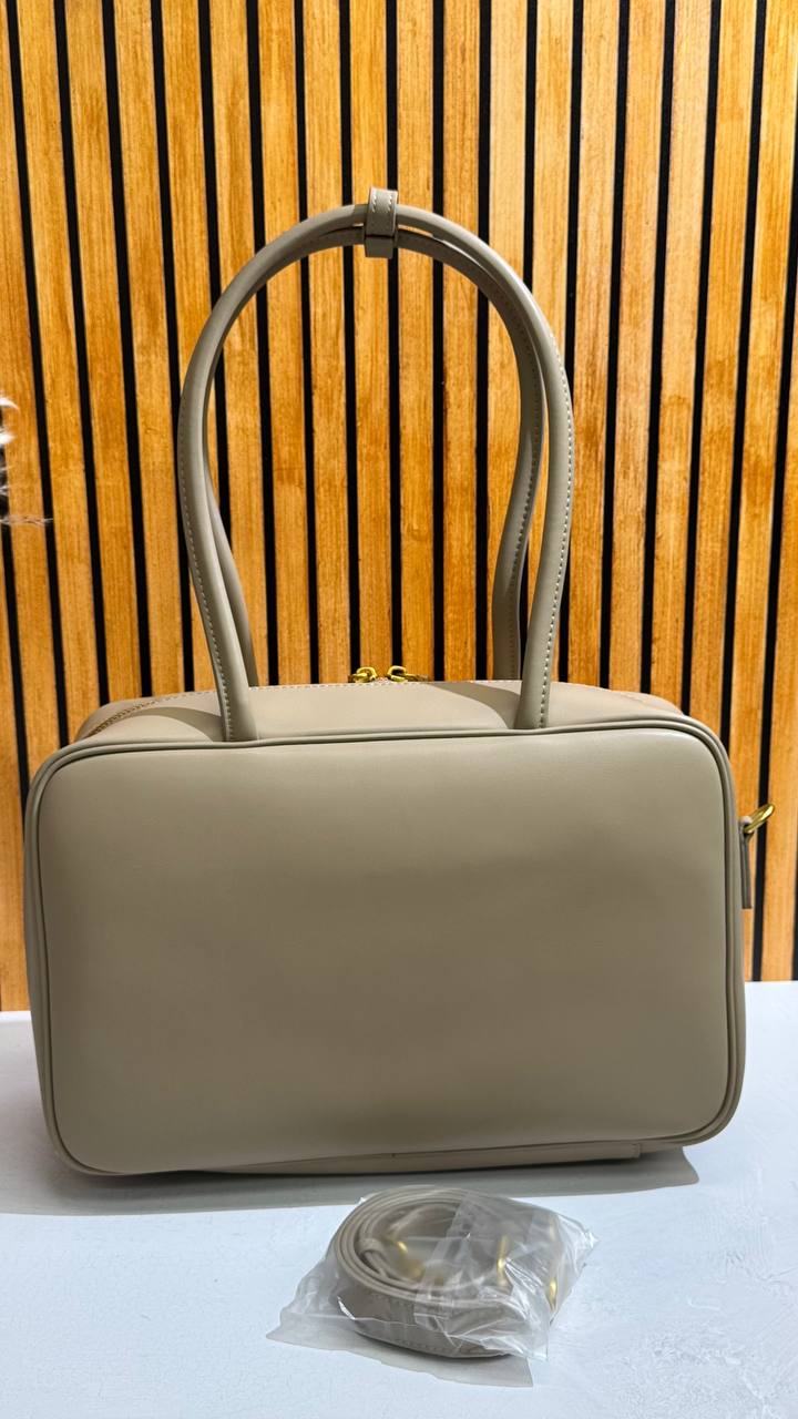 Linea Eleganza — Classic Genuine Leather Bag with Adjustable Strap