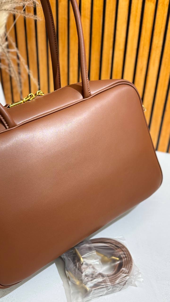 Linea Eleganza — Classic Genuine Leather Bag with Adjustable Strap
