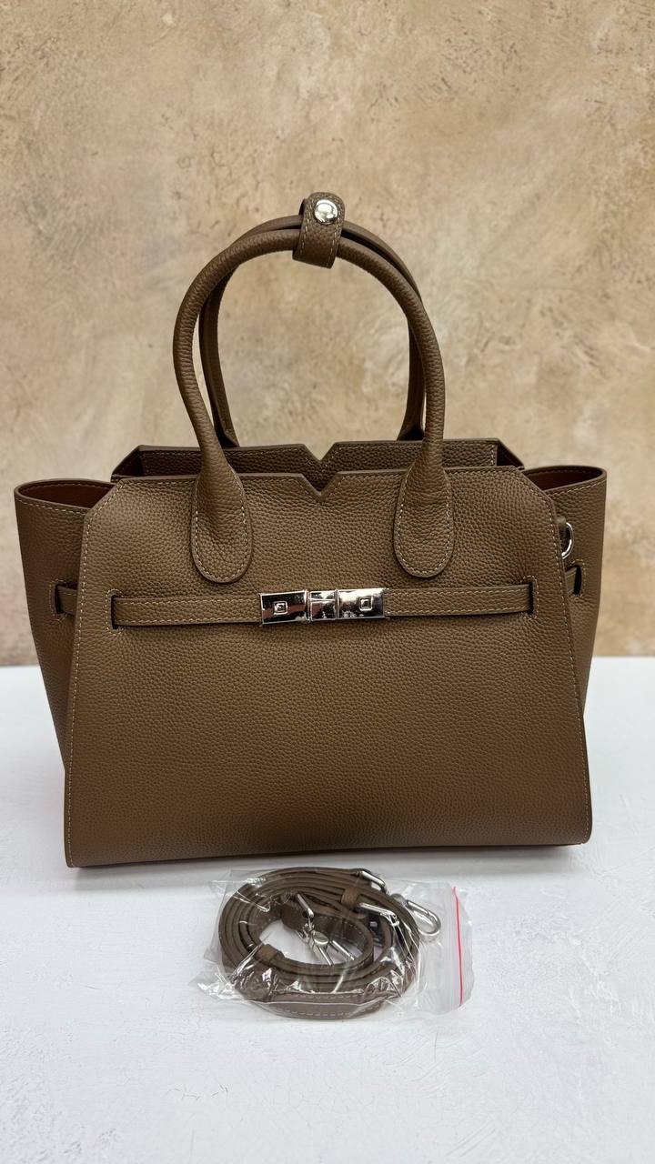 “Luna Classica” Bag — Genuine Leather, Premium Hardware, Timeless Elegance