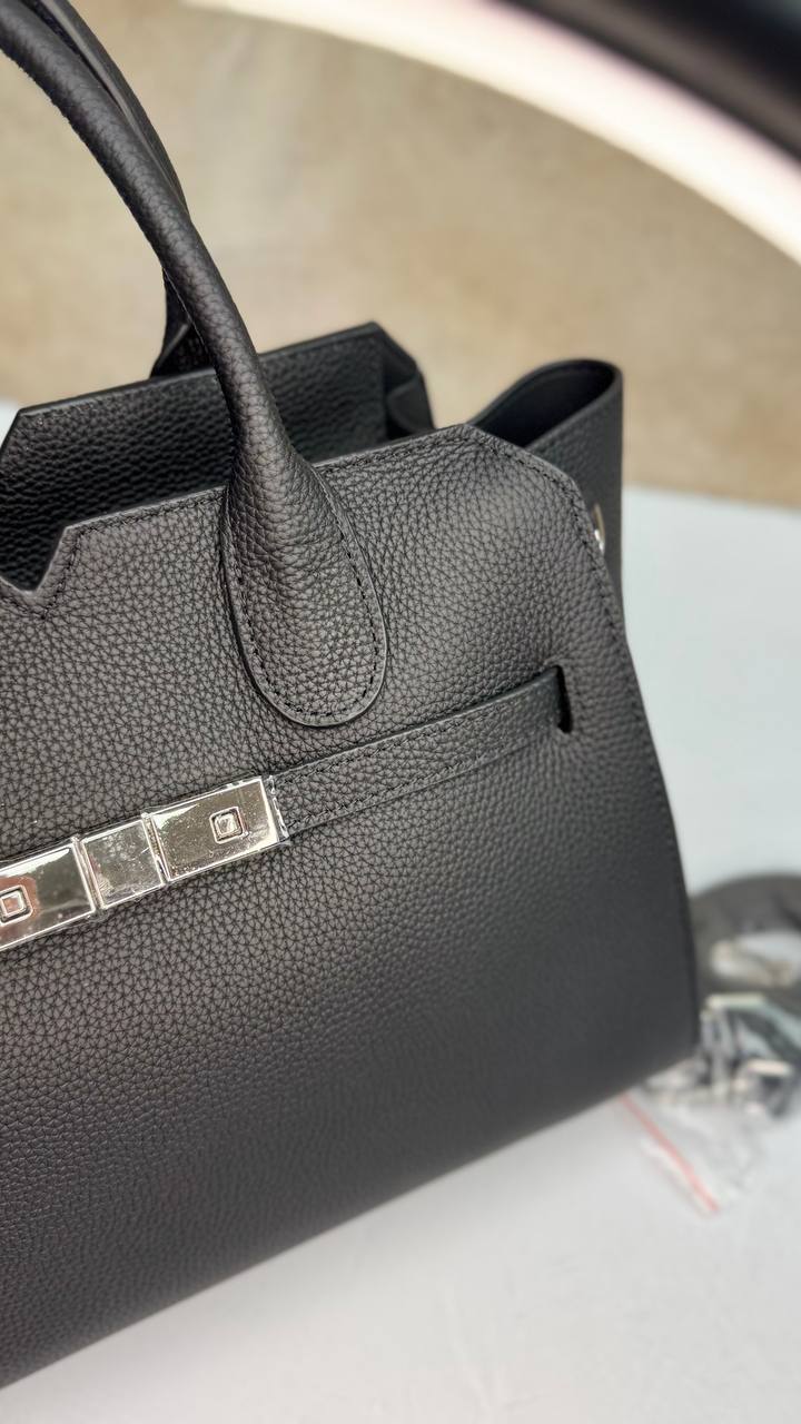 “Luna Classica” Bag — Genuine Leather, Premium Hardware, Timeless Elegance